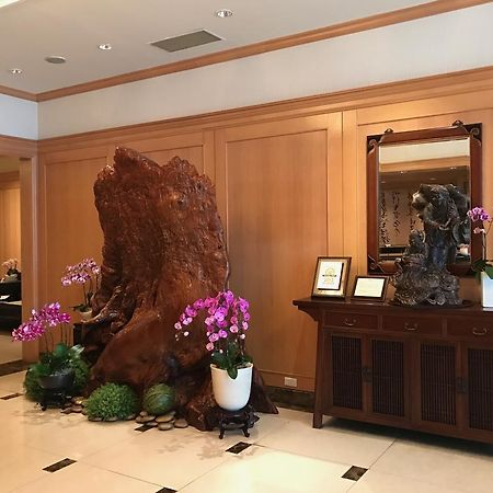 Dong Wu Hotel Тайпей Екстериор снимка
