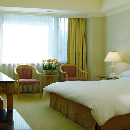 Dong Wu Hotel Тайпей Екстериор снимка