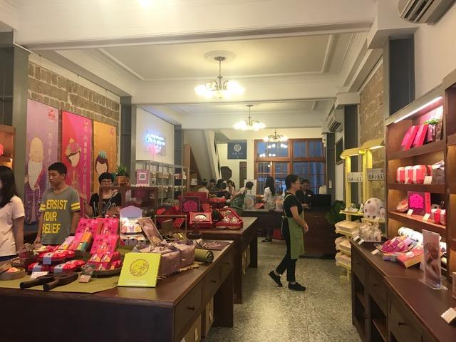 Dong Wu Hotel Тайпей Екстериор снимка